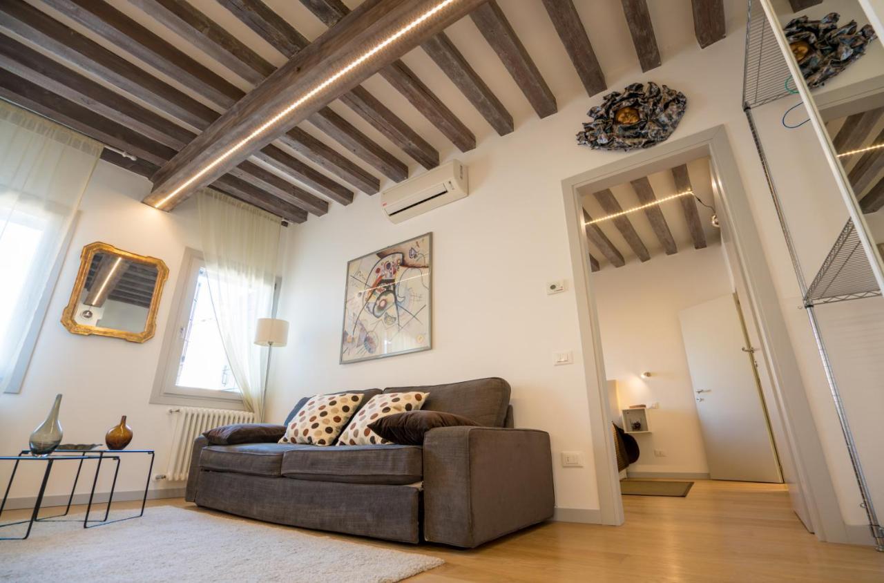 Specchieri Apartment *