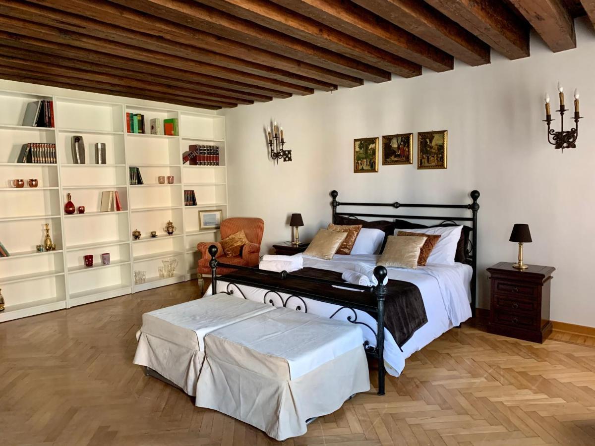 Canal Riva De Biasio Guest house