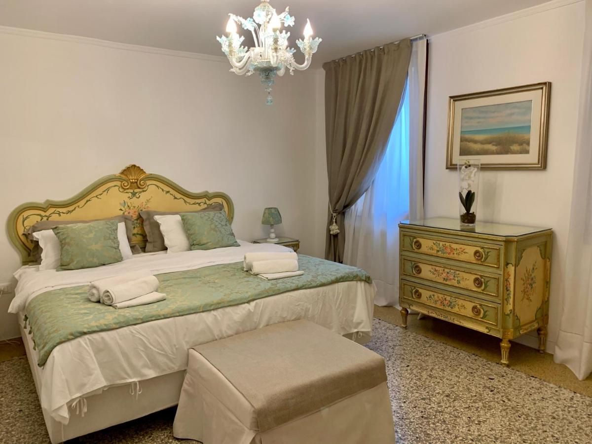 Canal Riva De Biasio Guest house Venice