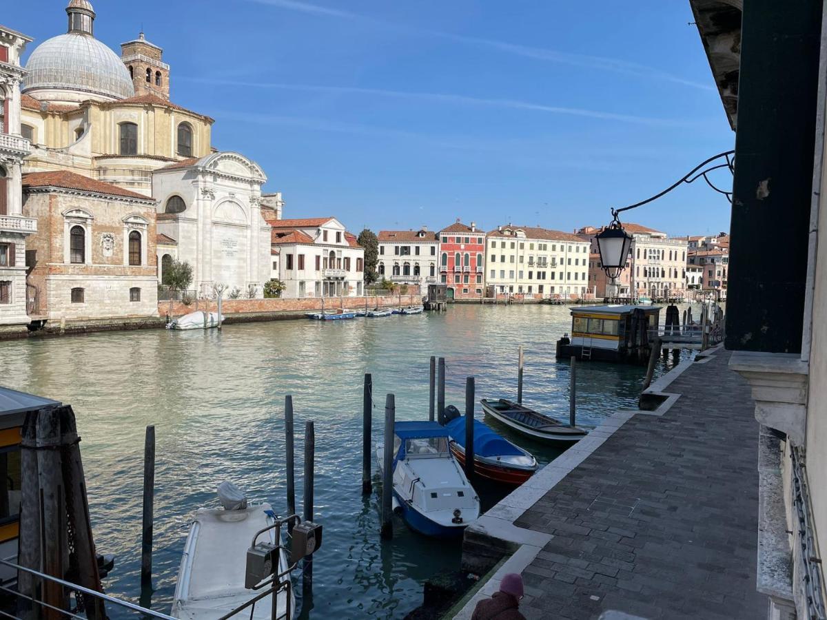Canal Riva De Biasio Guest house