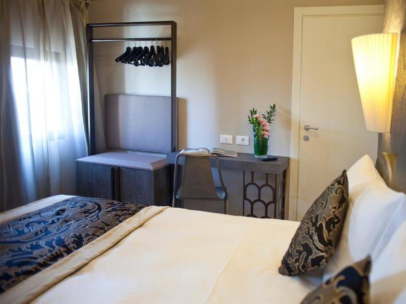 Alle Guglie Boutique