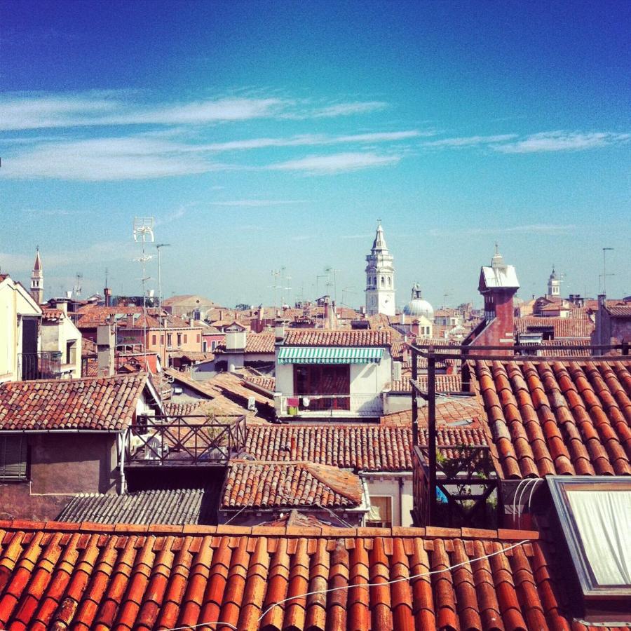 Lion Rooftop Novita' Veneza
