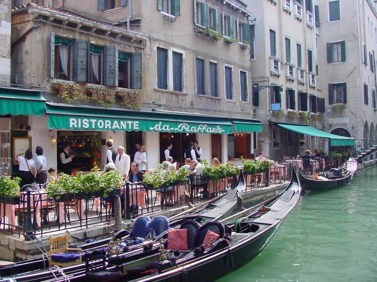 Hotel Unahotels Ala Venezia-adults 16