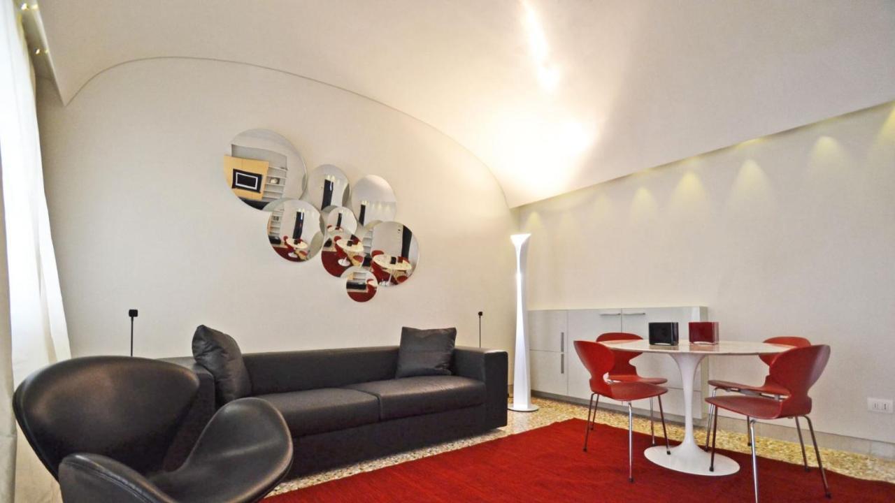 Ai Bareteri Luxury Canal View Apartment *