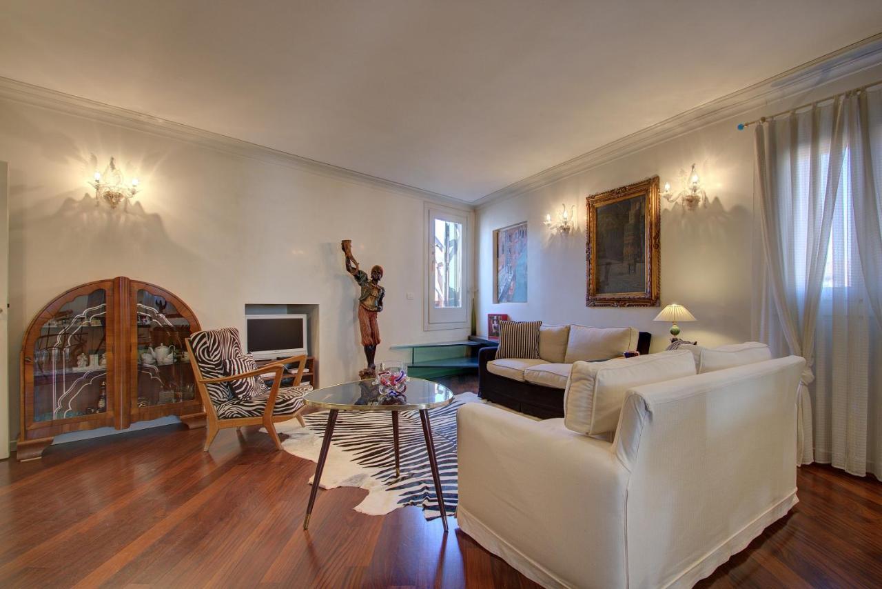 Moors Terrace * Venice