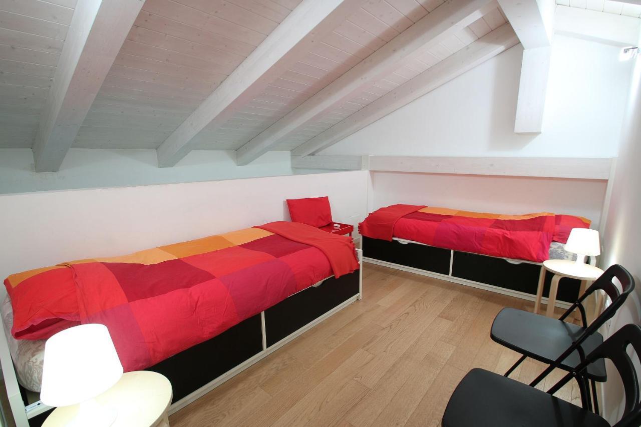 Guggenheim Next 10pax, Aircond, Wifi *