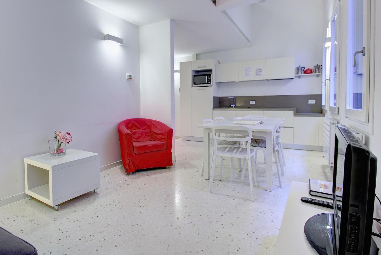 Guggenheim Next 10pax, Aircond, Wifi Apartment Venice