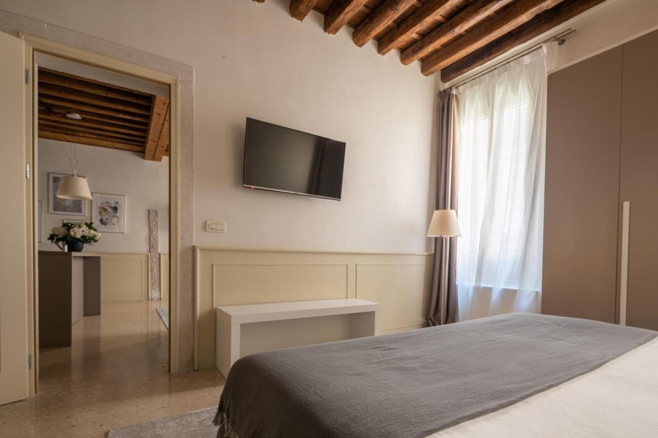 Apartment Lion Palace - San Marco R&r Venice