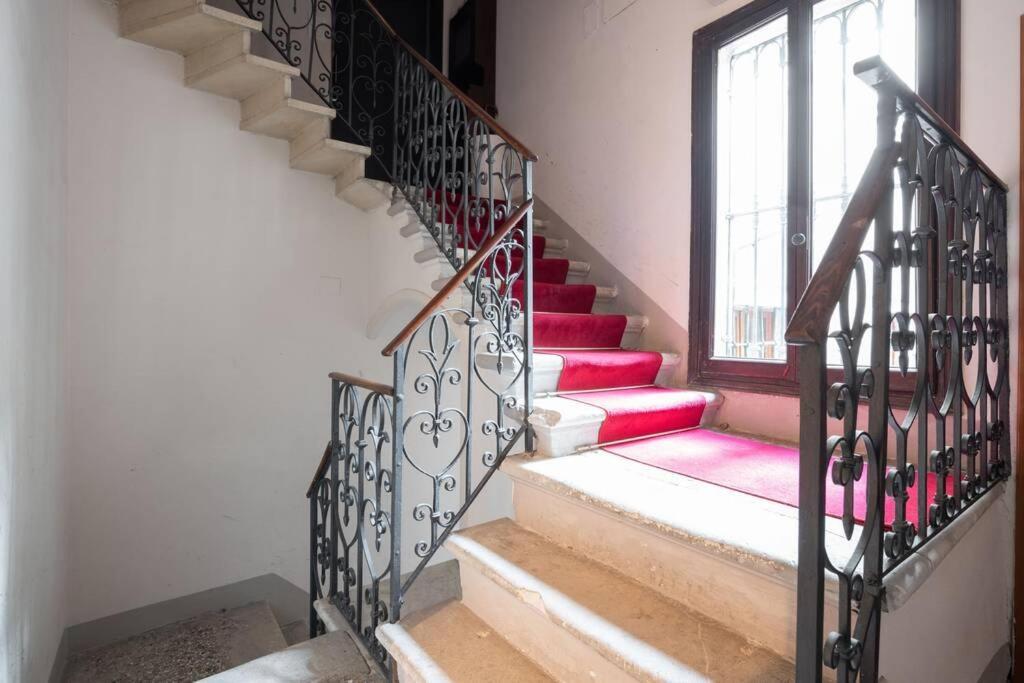 Canal View - San Marco Apartment Venice