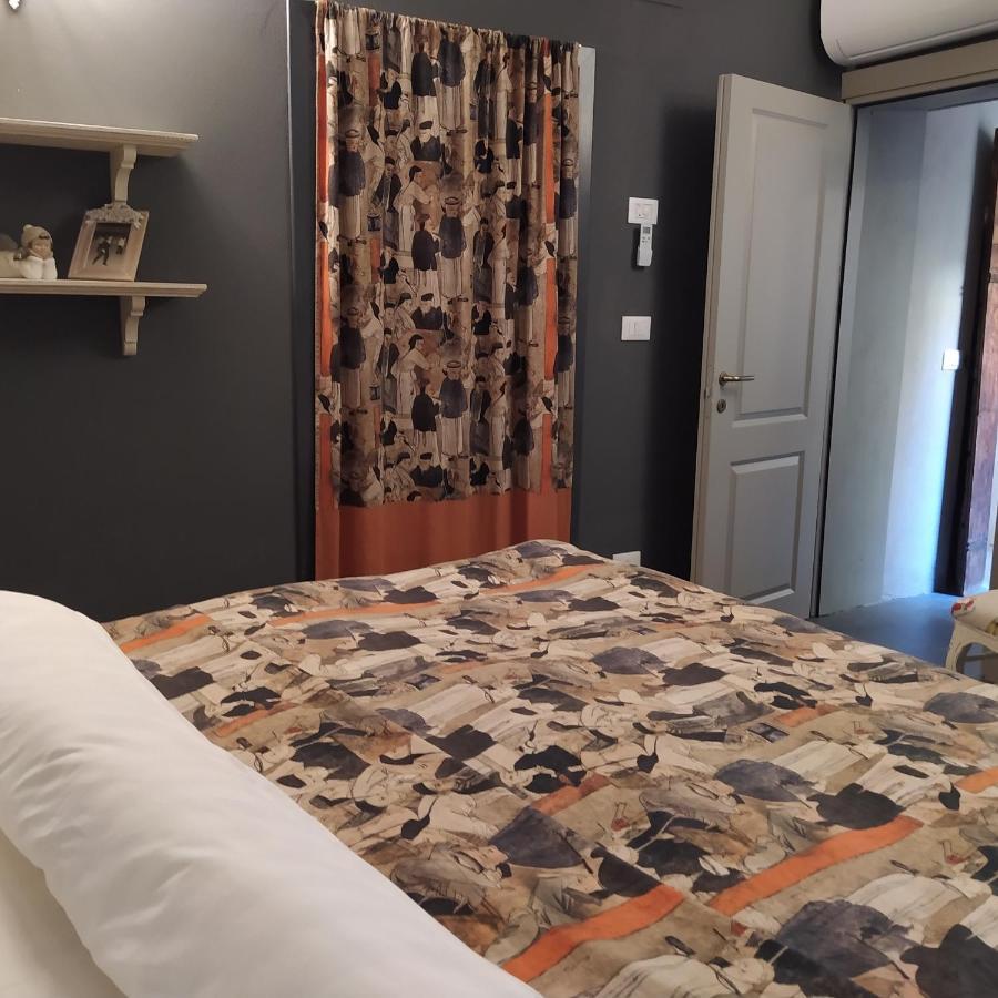Rio Marin Gondola View & Patio Apartment Venice