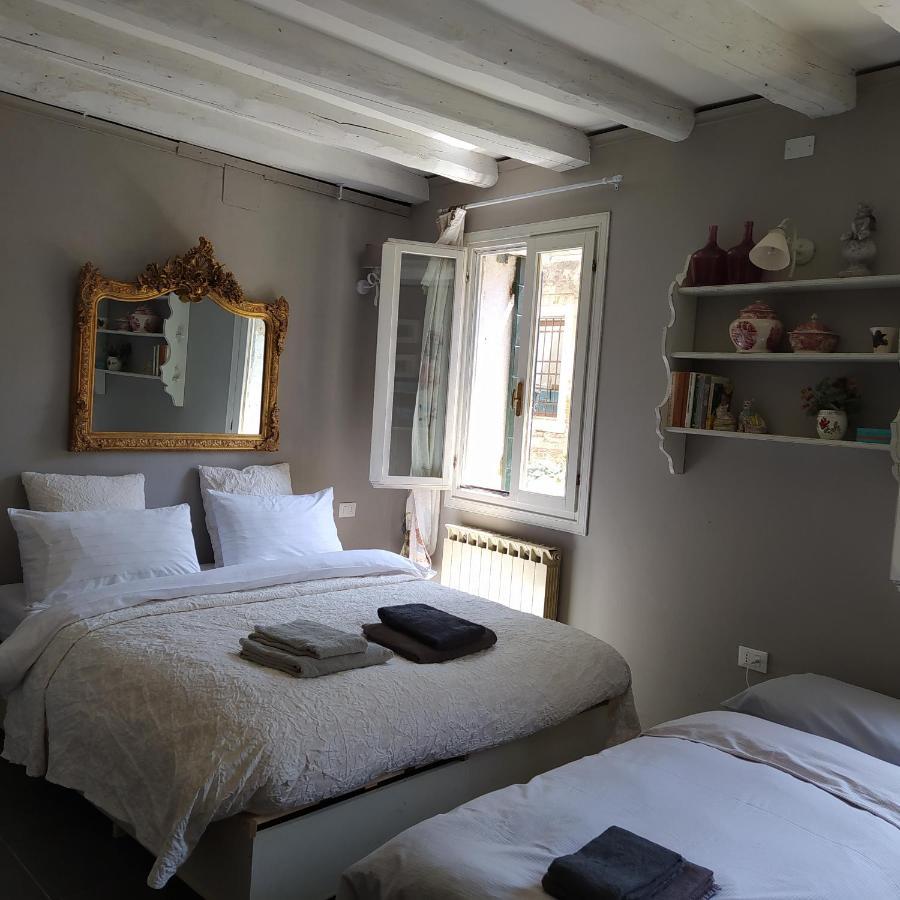 Rio Marin Gondola View & Patio Apartment Venice