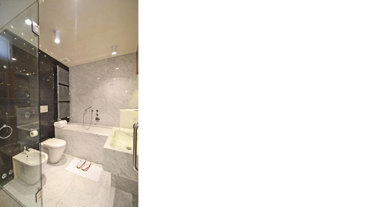 Apartment Ai Bareteri Luxury Canal View