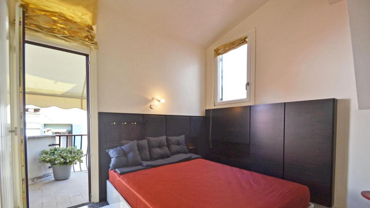 Ai Bareteri Luxury Canal View * Venice