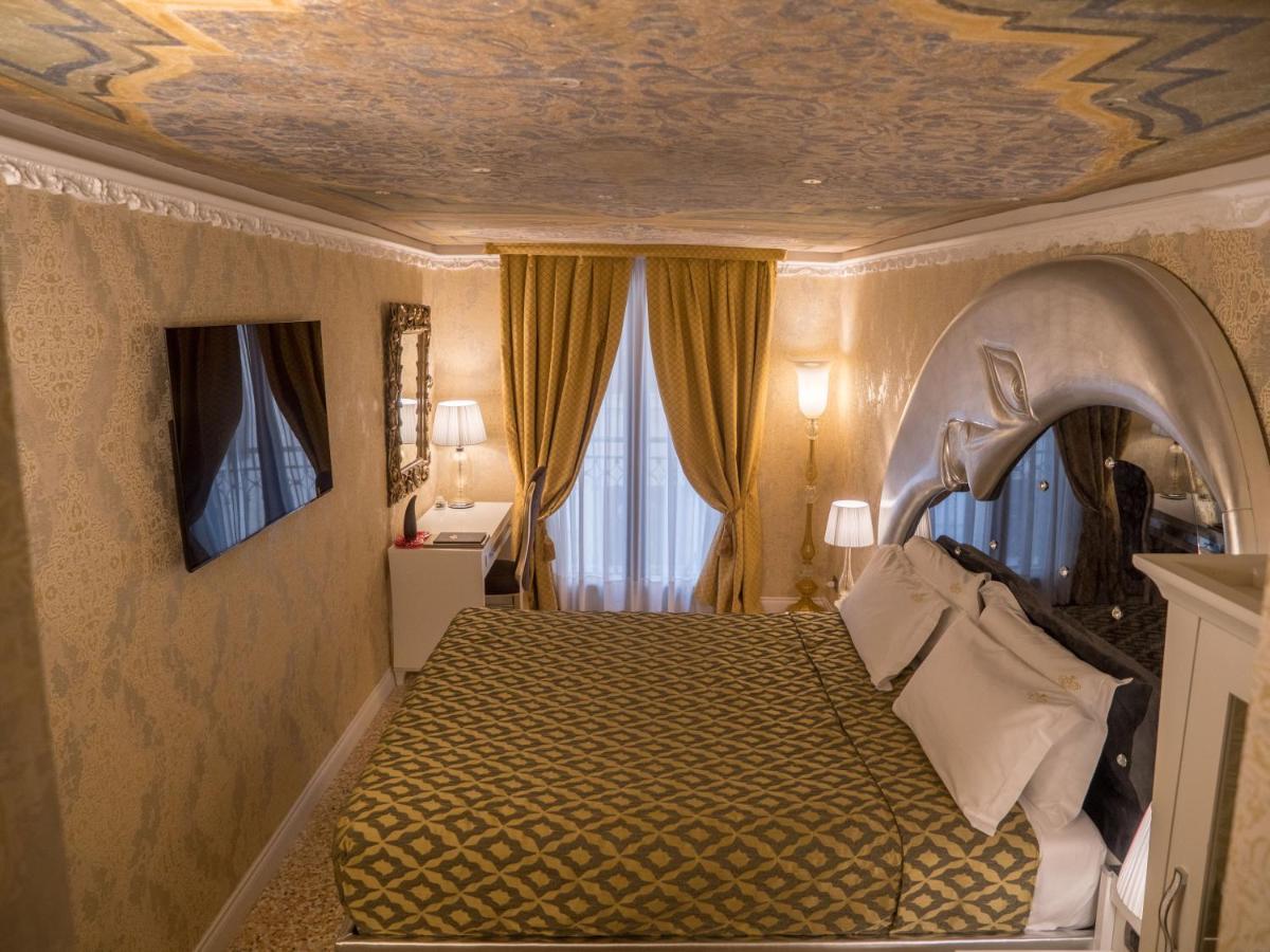 Ego' Boutique - The Silk Road