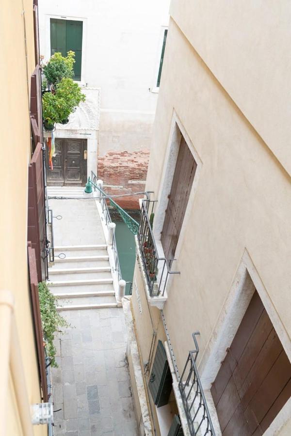 Ca' Pesaro Rooftop Terrace Apartment. * Veneza