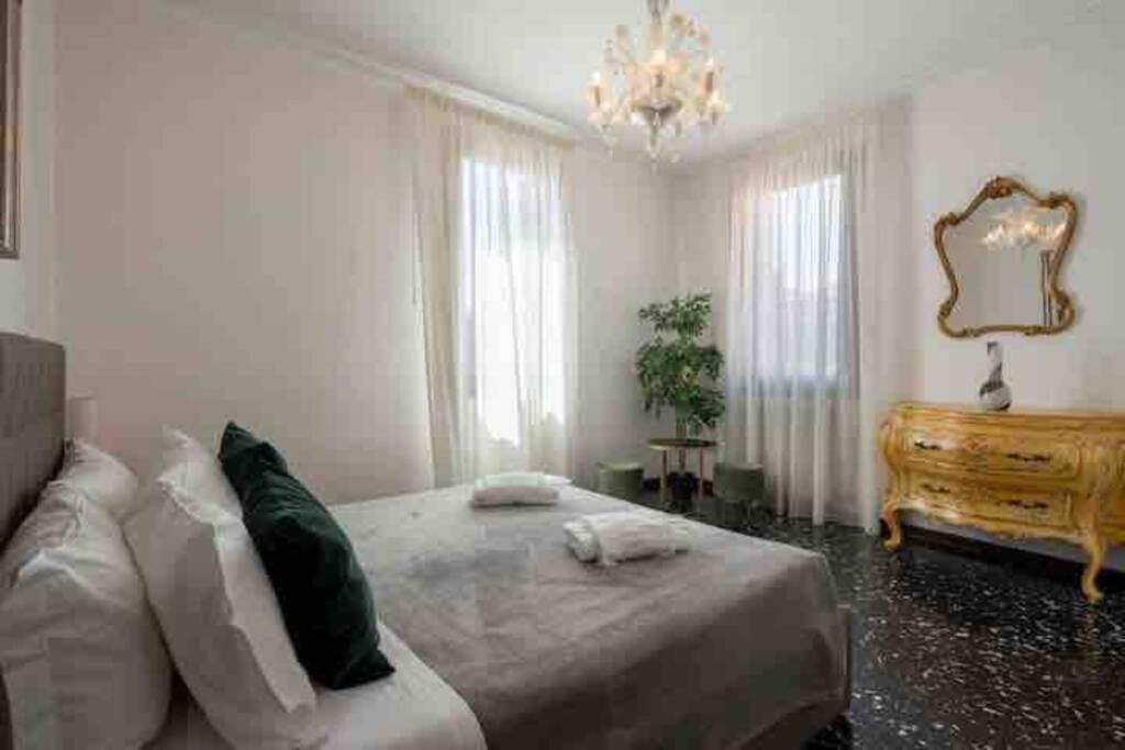 Ca' Pesaro Rooftop Terrace Apartment. Apartamento