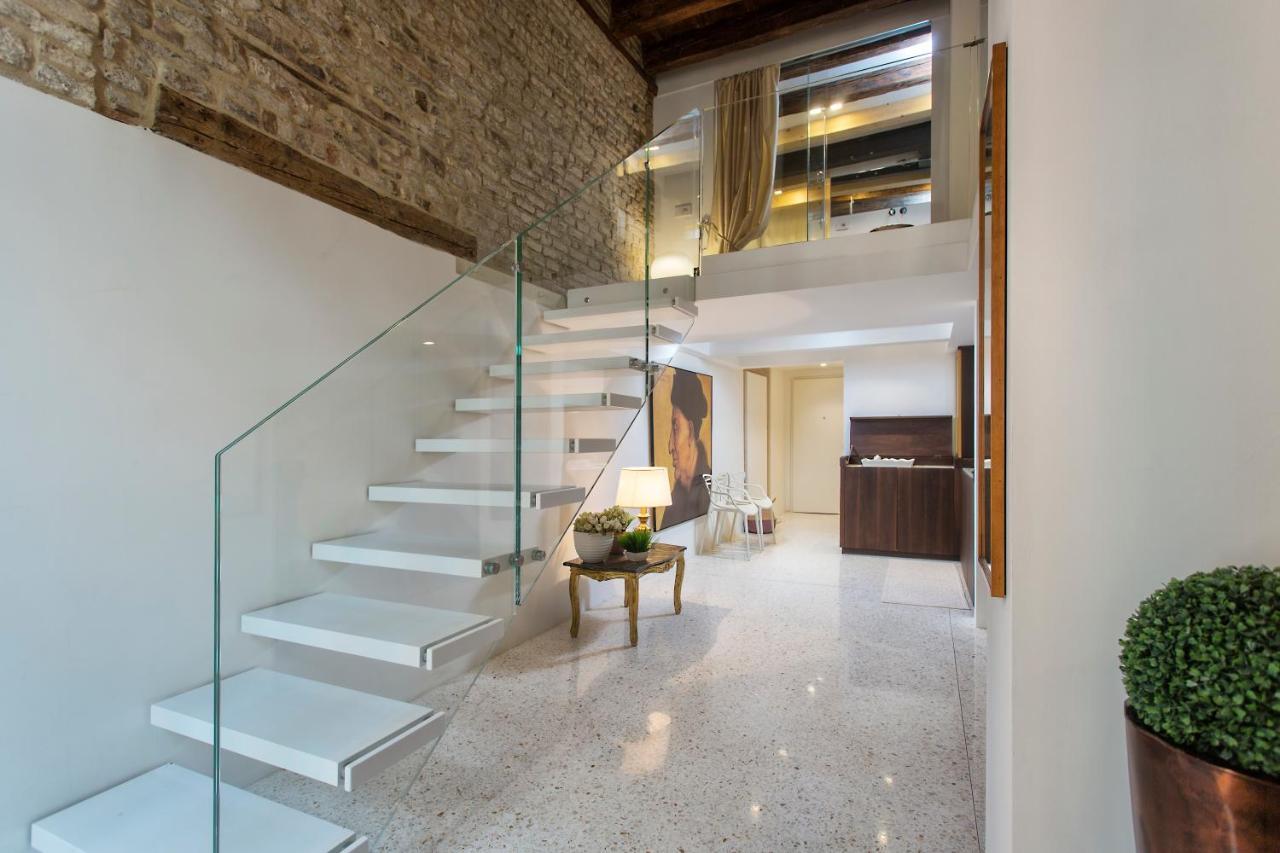 Apartment Italiahaus - Ca' Olivo Loft With Canal View In Rialto
