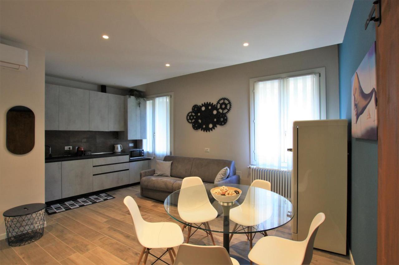 Apartment Magno Luxury Canal View Venice