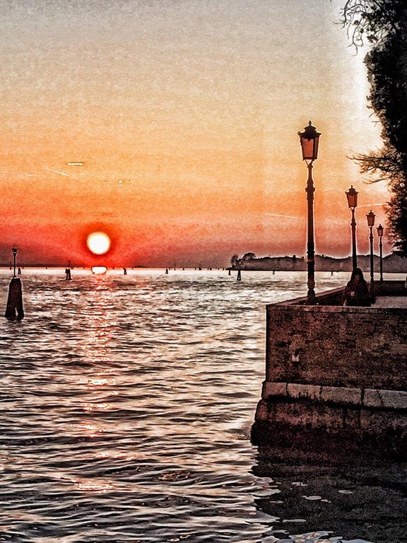 Queen House * Venice