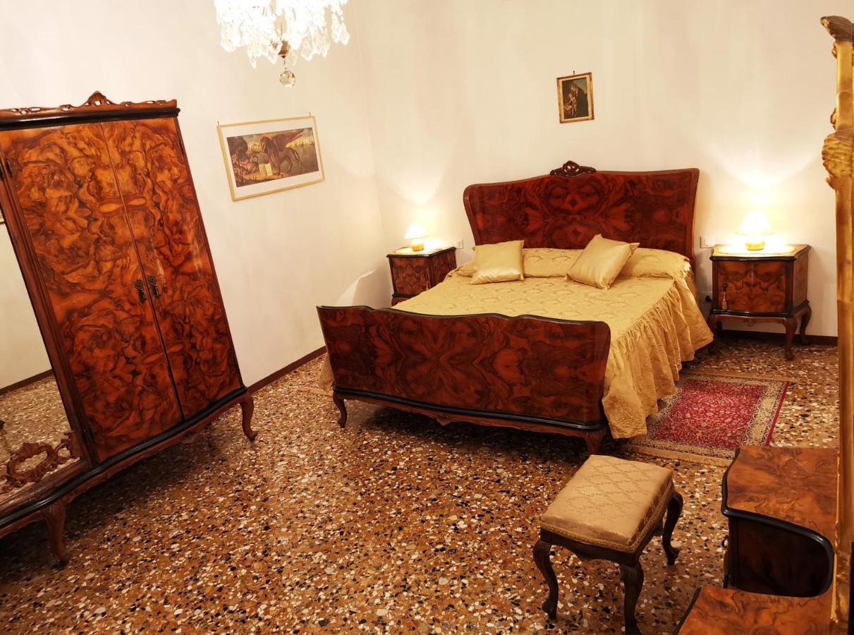 Ca' Letizia Authentic Classic In In Typical Venetian Style Apartment