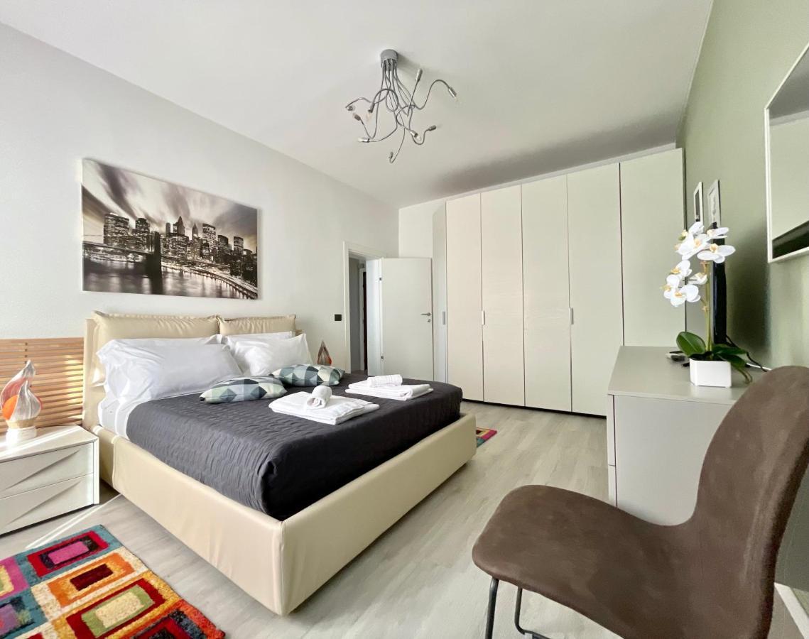 Ca' Monica Panoramic-canal View, Biennale Apartment *