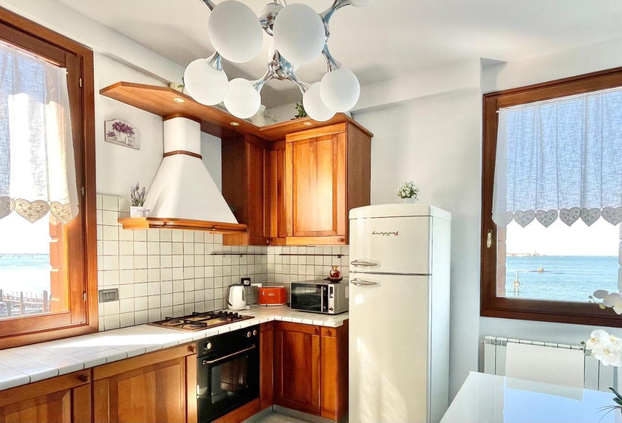 Ca' Monica Panoramic-canal View, Biennale Apartment *