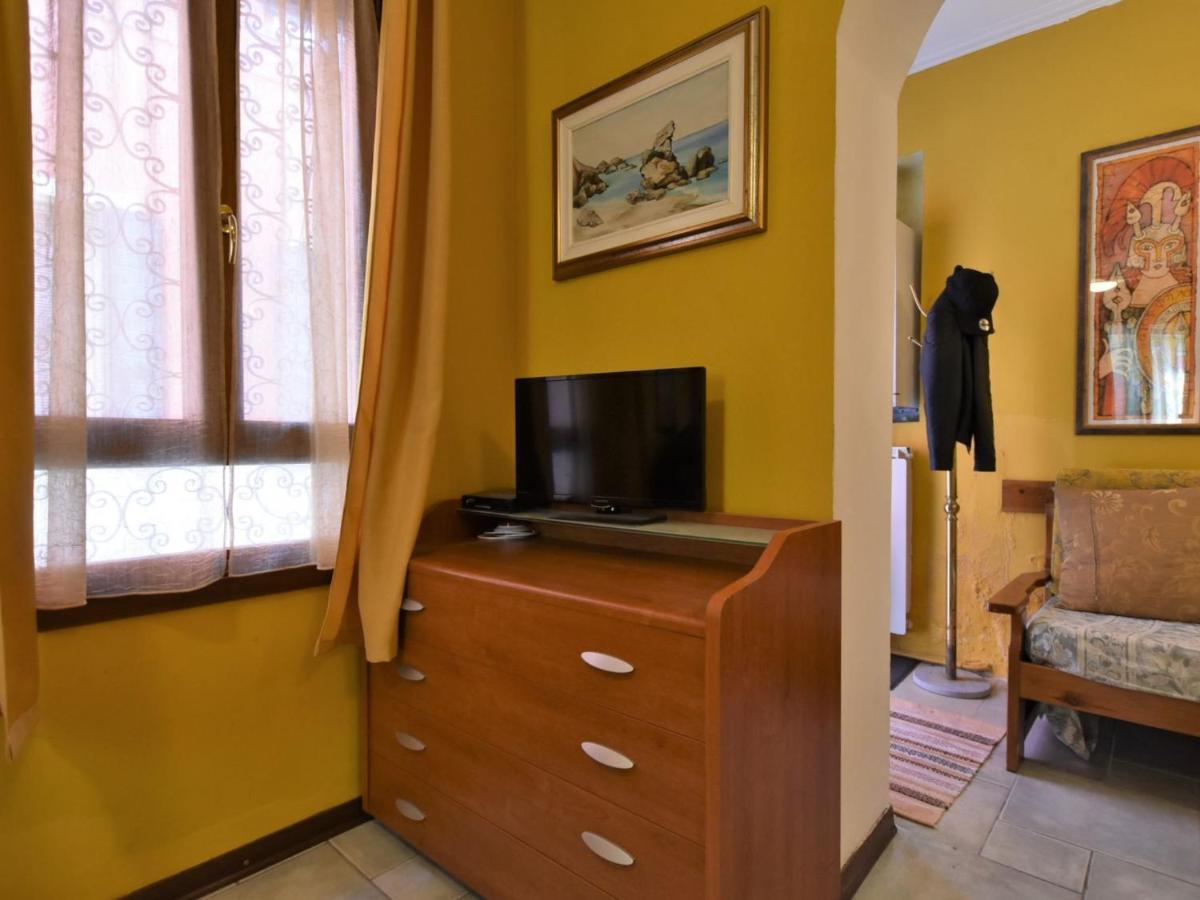 Locazione Turistica Isola Di San Pietro-1