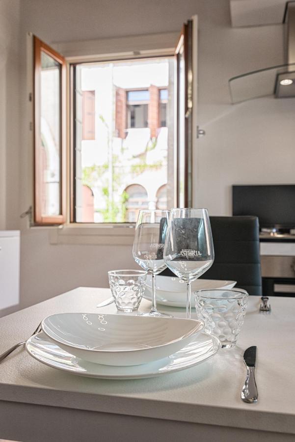 Apartment Casanova Fenice - Canal View Venice
