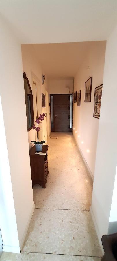 Elisabeth Waterfront Apartment Venice