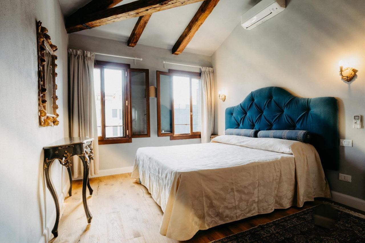 Palazzo Veneziano Direct At The Canal With Roof Terrace *