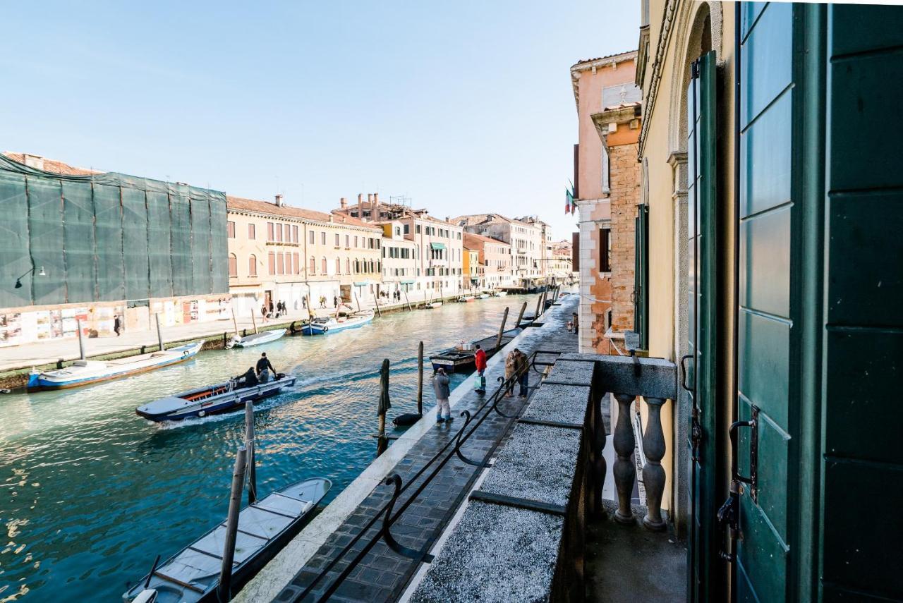 Casa de férias Palazzo Veneziano Direct At The Canal With Roof Terrace