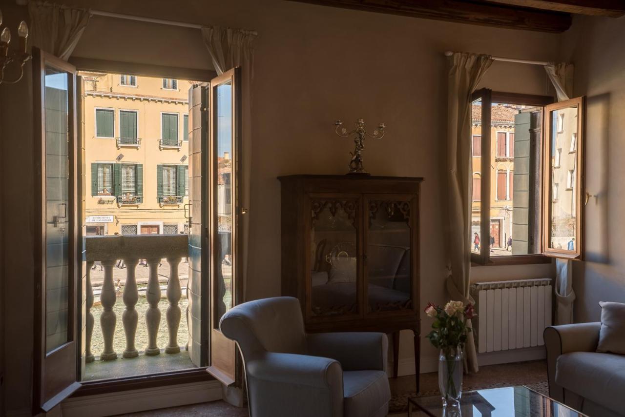 Palazzo Veneziano Direct At The Canal With Roof Terrace Casa de férias