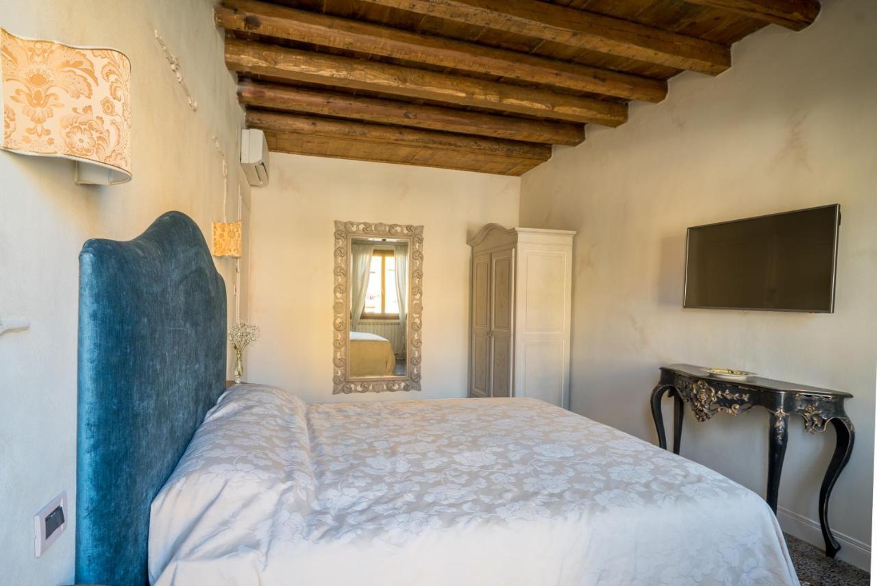 Casa de férias Palazzo Veneziano Direct At The Canal With Roof Terrace