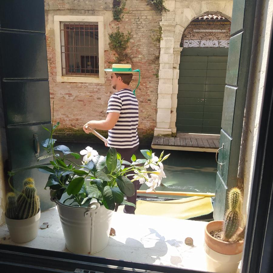 Rio Marin Gondola View & Patio Apartment Venice