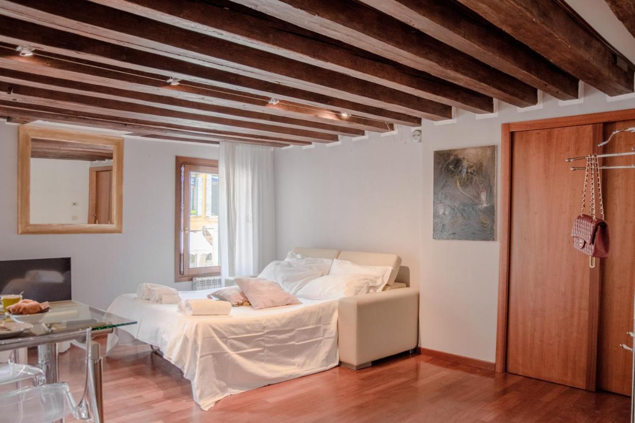 Superior In Via Garibaldi By Bricola *