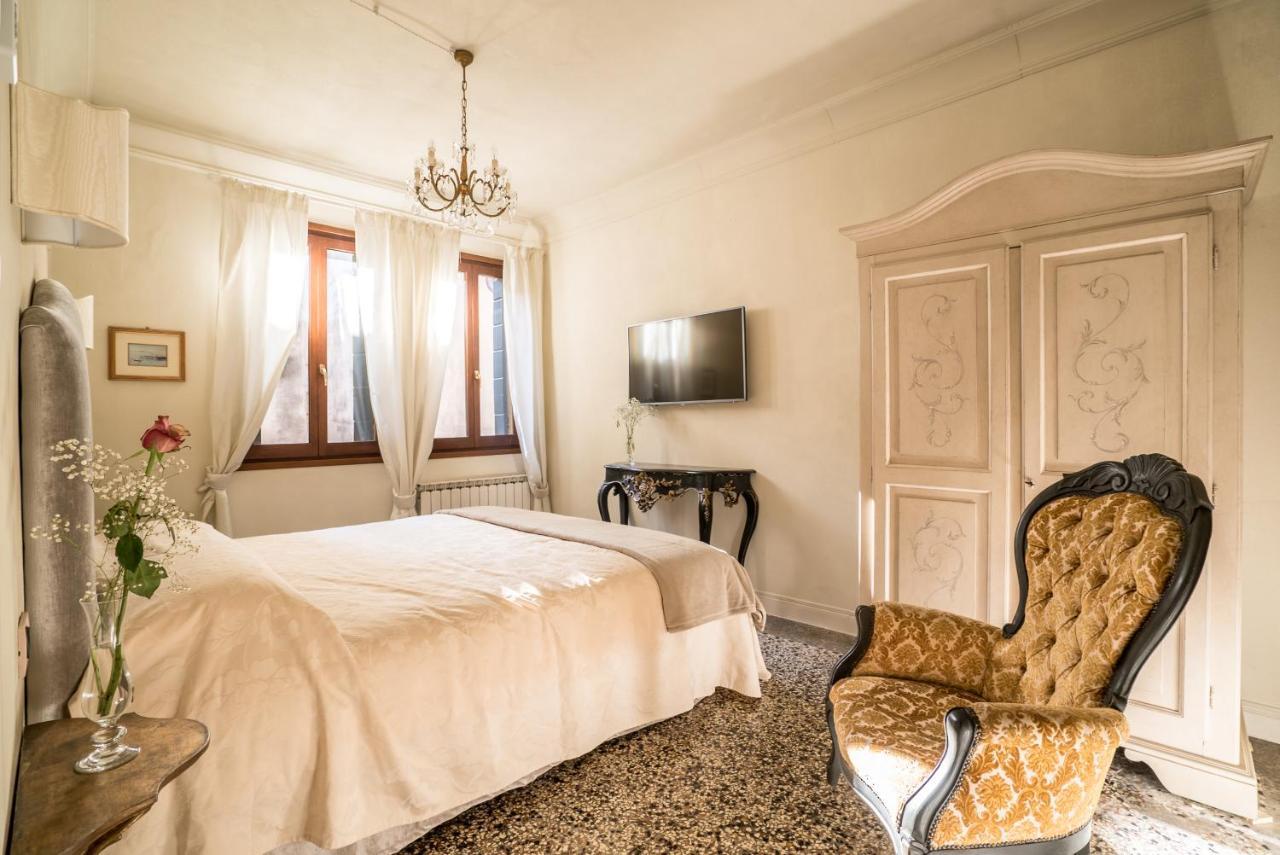 Palazzo Veneziano Direct At The Canal With Roof Terrace Casa de férias