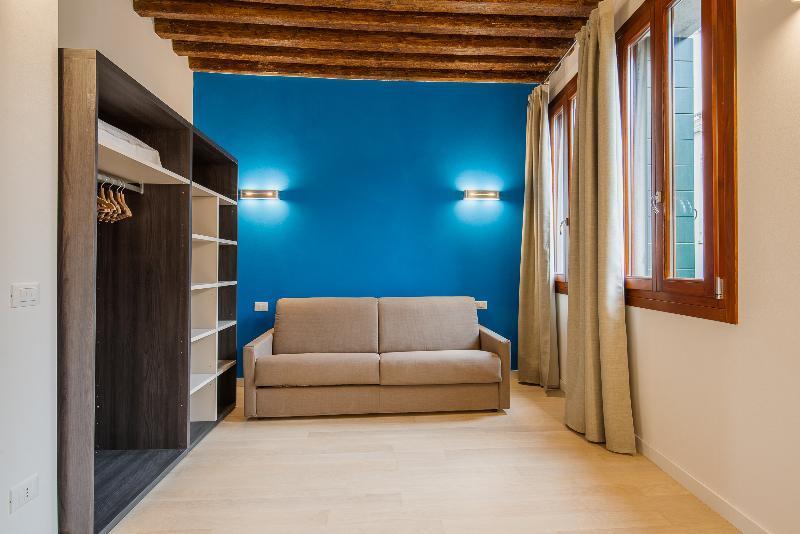 Charming Palace Corte Del Teatro Aparthotel 3*