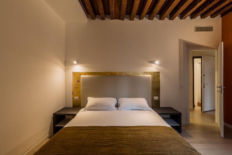 Charming Palace Corte Del Teatro Aparthotel 3*