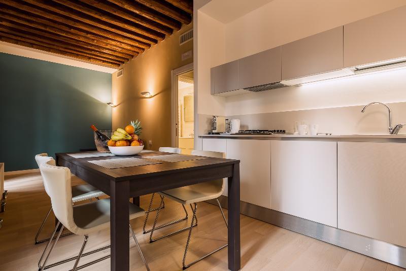 Aparthotel Charming Palace Corte Del Teatro