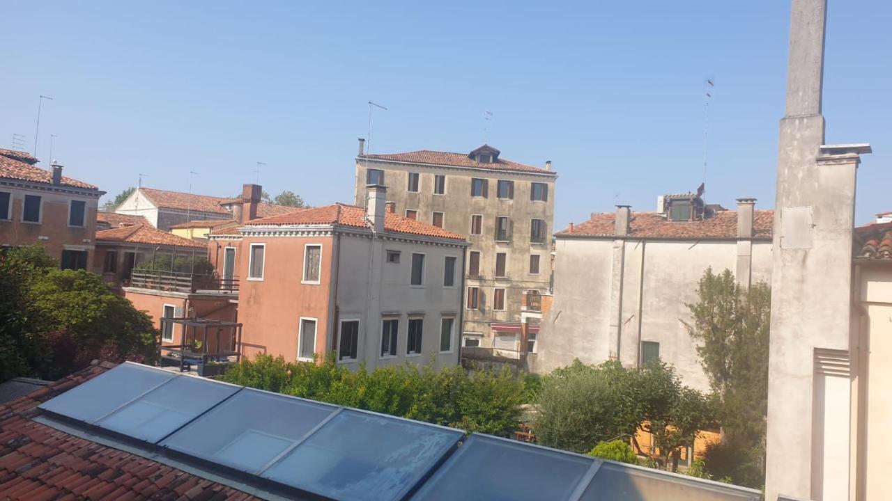 Snc1018 Modern Boutique Venice