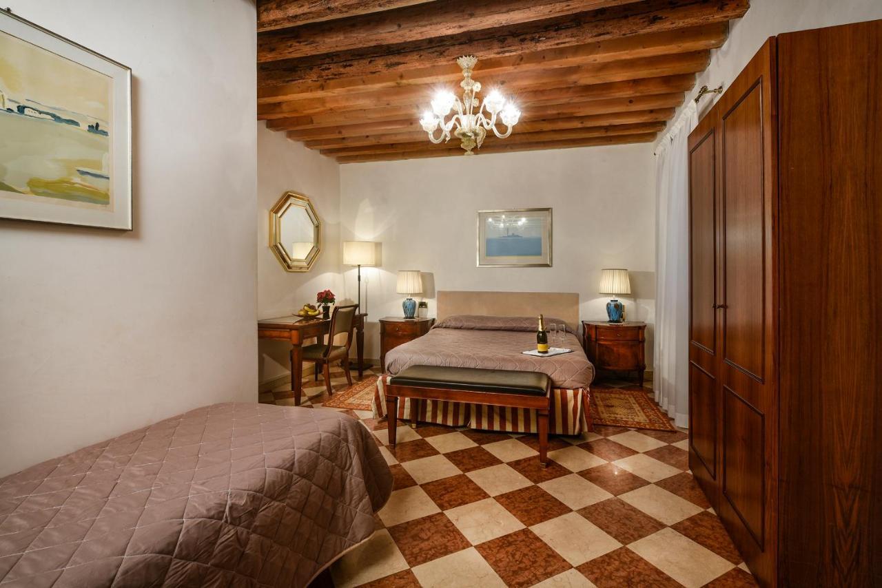 Anzolo Palace - & Guest house