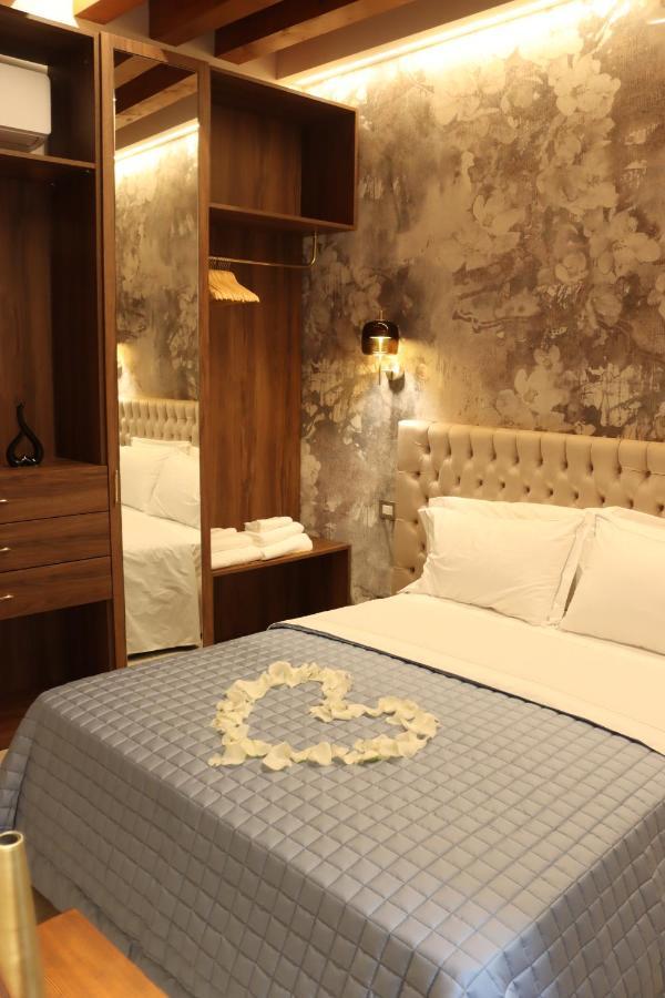 Honeymoon Apartment *