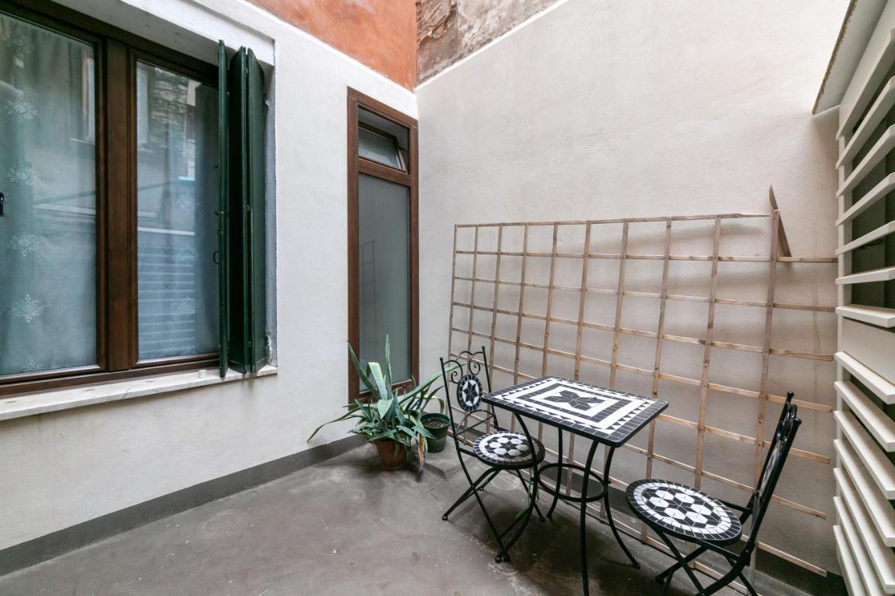 Rialto 707 Bed & Breakfast 2*
