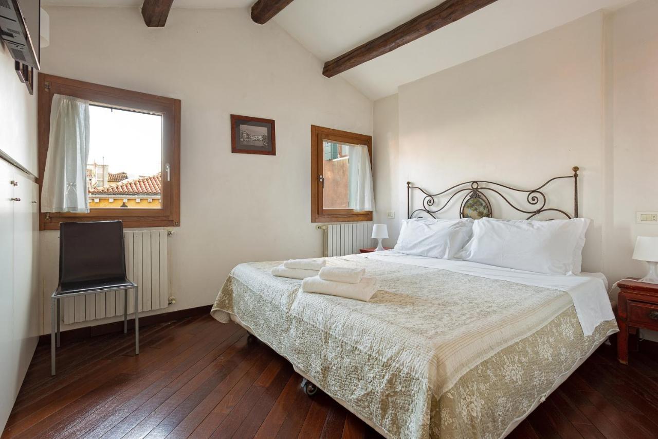 Apartment Rialto Canal View