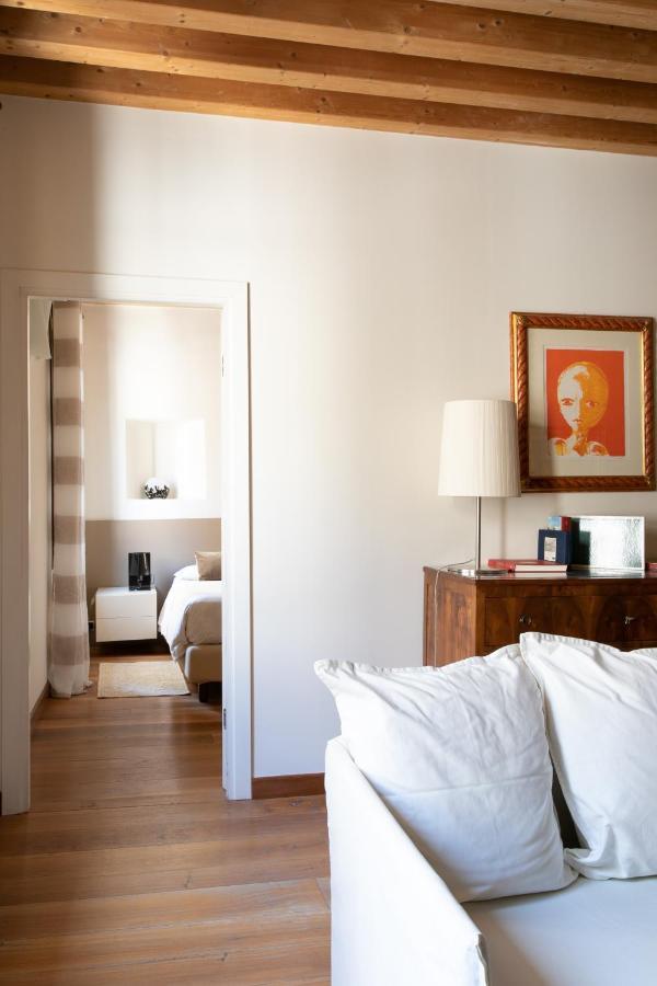 Apartamento Calle Teatro Vecchio - *