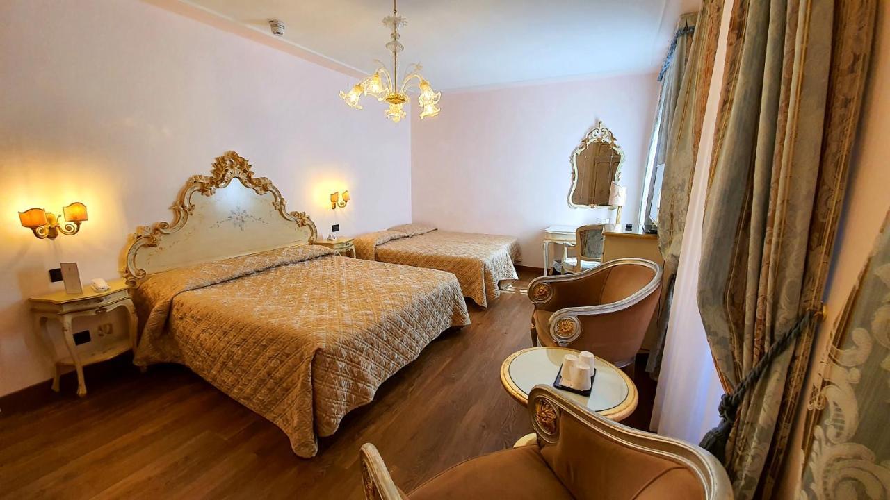 Carlton On The Grand Canal Hotel 4*