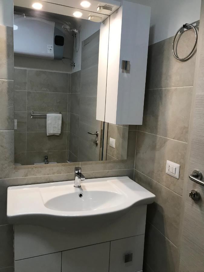 White & Grey Venice Apartments Apartamento