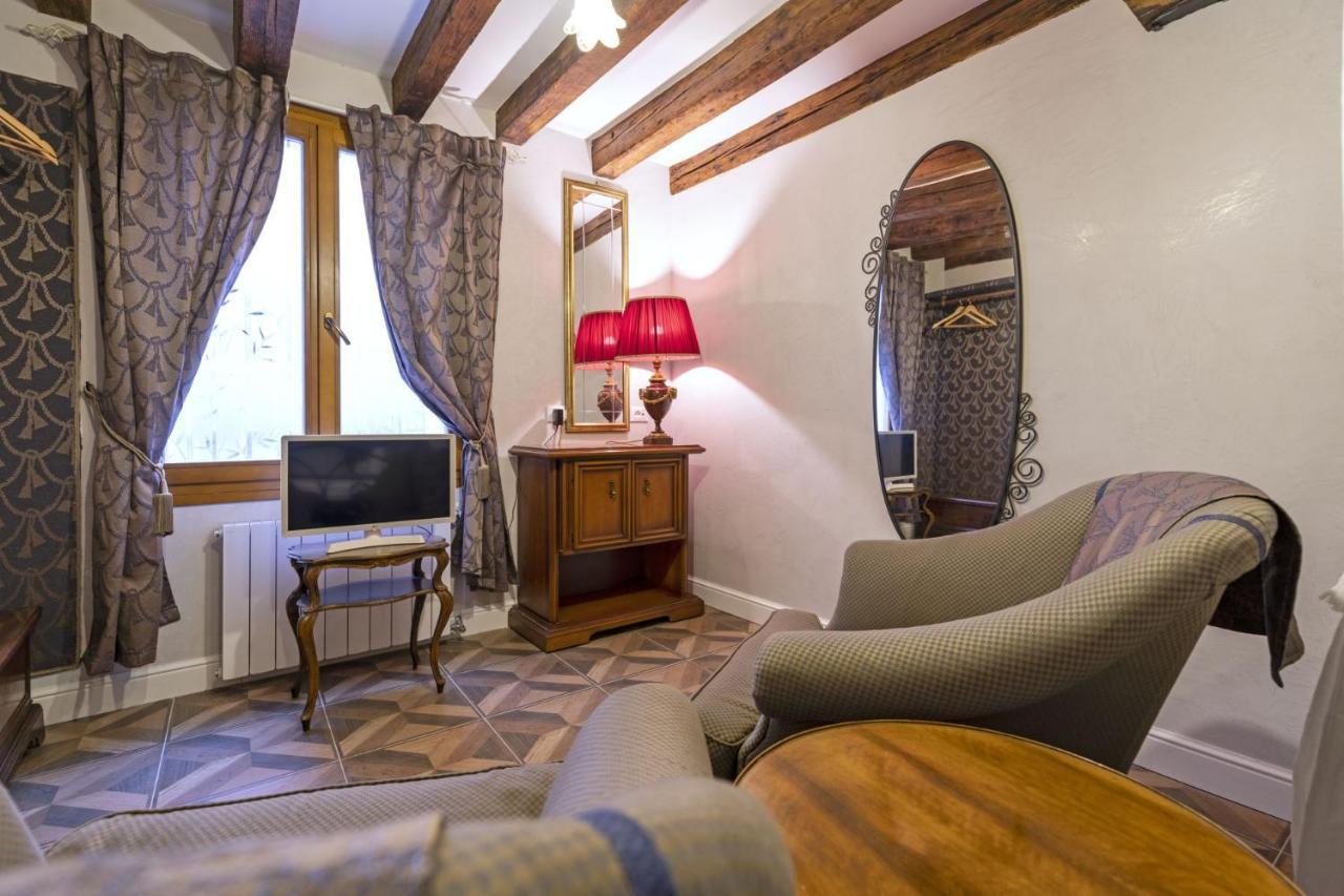 Il Nido Di San Stae Apartment *