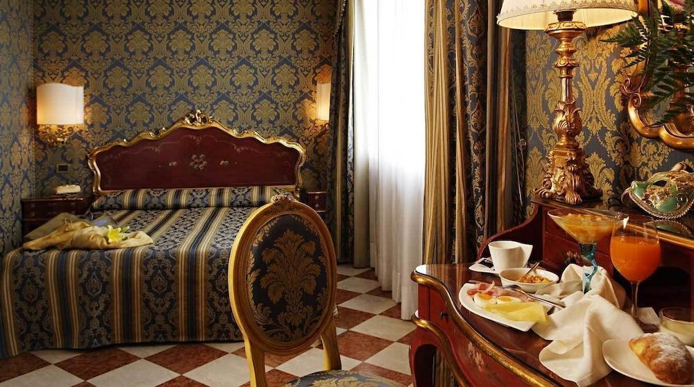 Dori Hotel 3*
