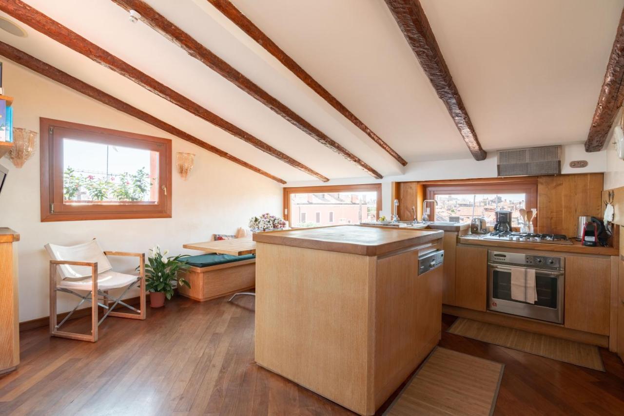Apartment Penthouse With Rooftop Terrace And 360 Views Of - Venice5th Venice